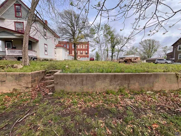 $10,000 | 1610 Southwest Harrison Street, Topeka, KS 66612
