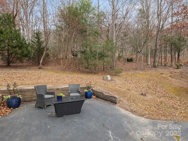 $725,000 | 33 Ivy Cove Road, Fairview, NC 28730