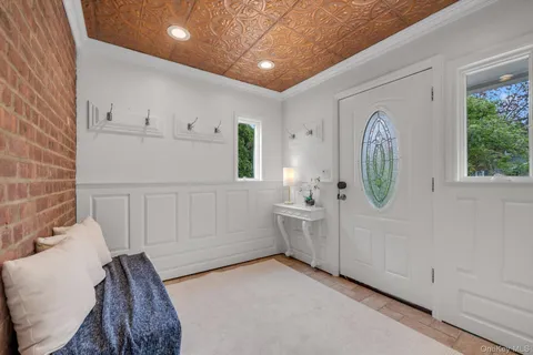 $1,089,000 | 33 Poplar Place, Port Washington, NY 11050