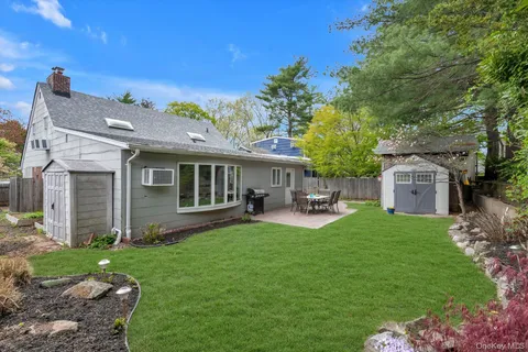 $1,089,000 | 33 Poplar Place, Port Washington, NY 11050