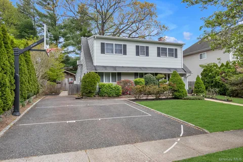 $1,089,000 | 33 Poplar Place, Port Washington, NY 11050