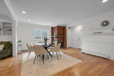 $1,089,000 | 33 Poplar Place, Port Washington, NY 11050