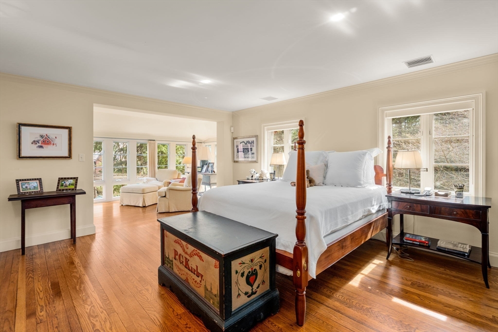 342 Warren Street Brookline, MA 02445 - Photo 14 of 21