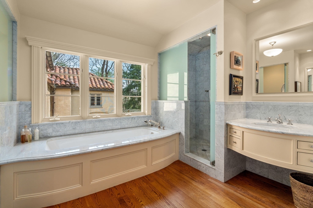 342 Warren Street Brookline, MA 02445 - Photo 16 of 21