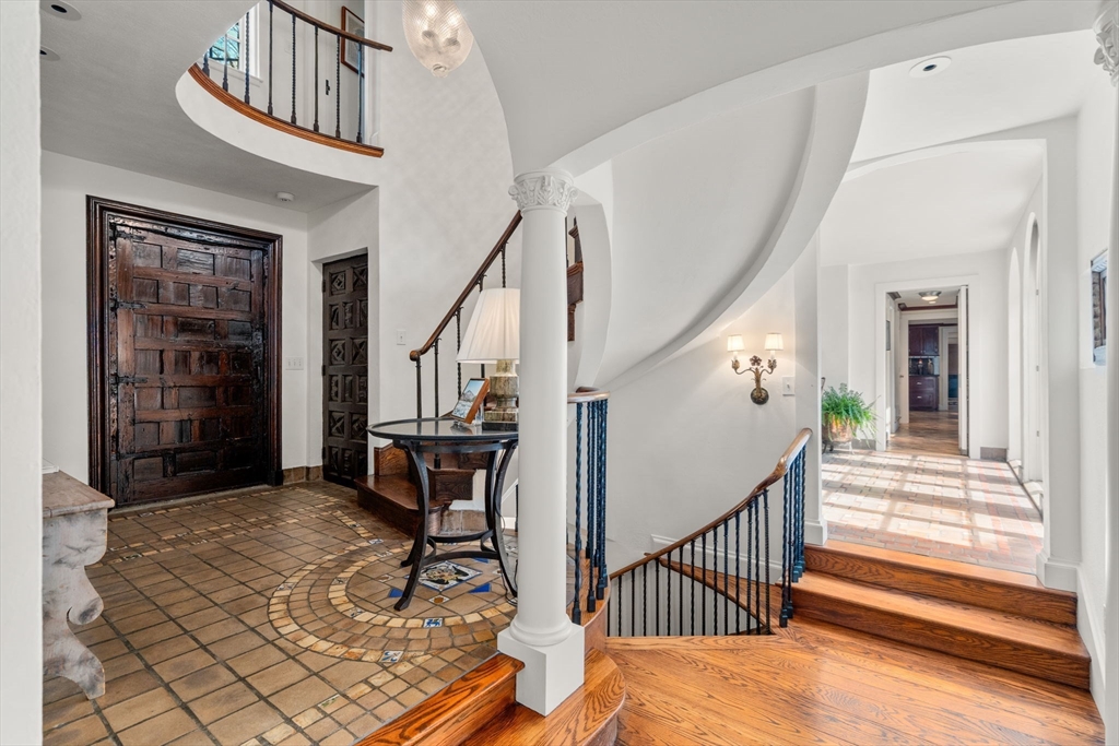 342 Warren Street Brookline, MA 02445 - Photo 4 of 21