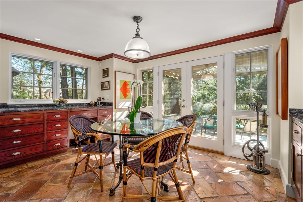 342 Warren Street Brookline, MA 02445 - Photo 7 of 21