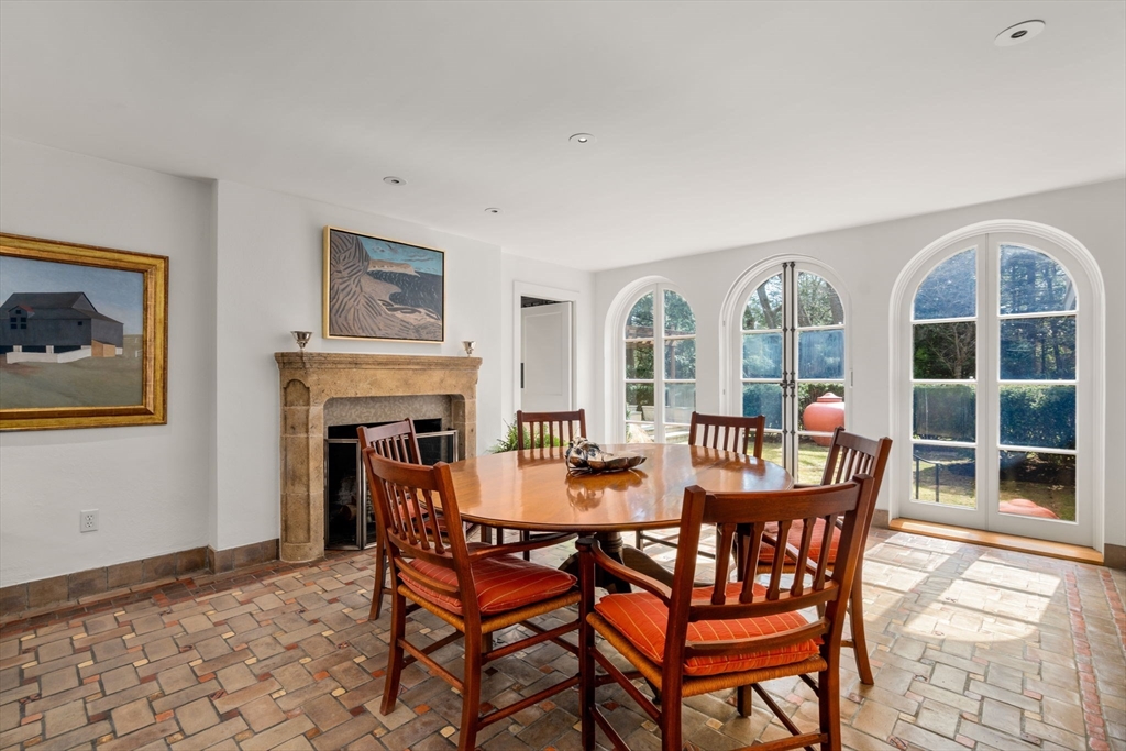 342 Warren Street Brookline, MA 02445 - Photo 10 of 21