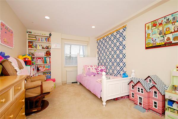 1600 Beacon Street, Unit 401 Brookline, MA 02446 - Photo 9 of 22 a bedroom with furniture and a couch