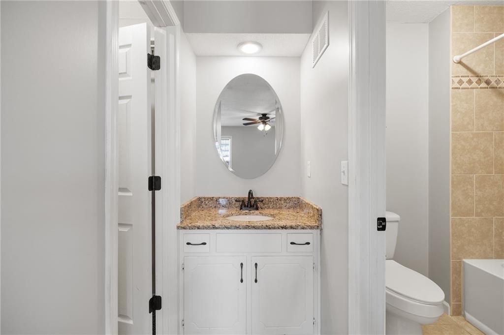 6525 Pflumm Road Shawnee, KS 66216 - Photo 13 of 32