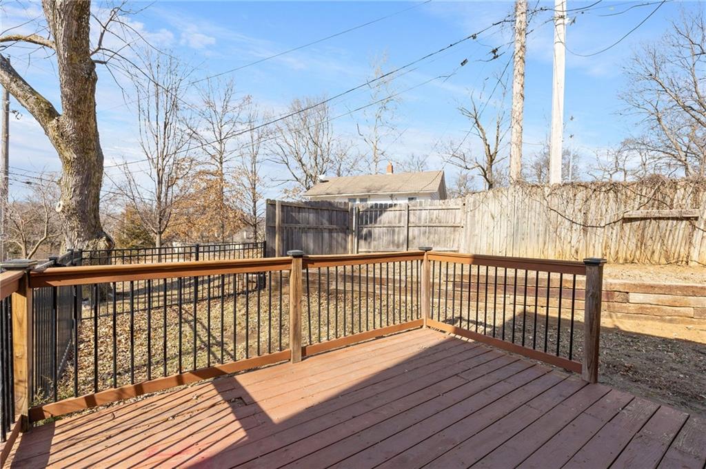 6525 Pflumm Road Shawnee, KS 66216 - Photo 17 of 32