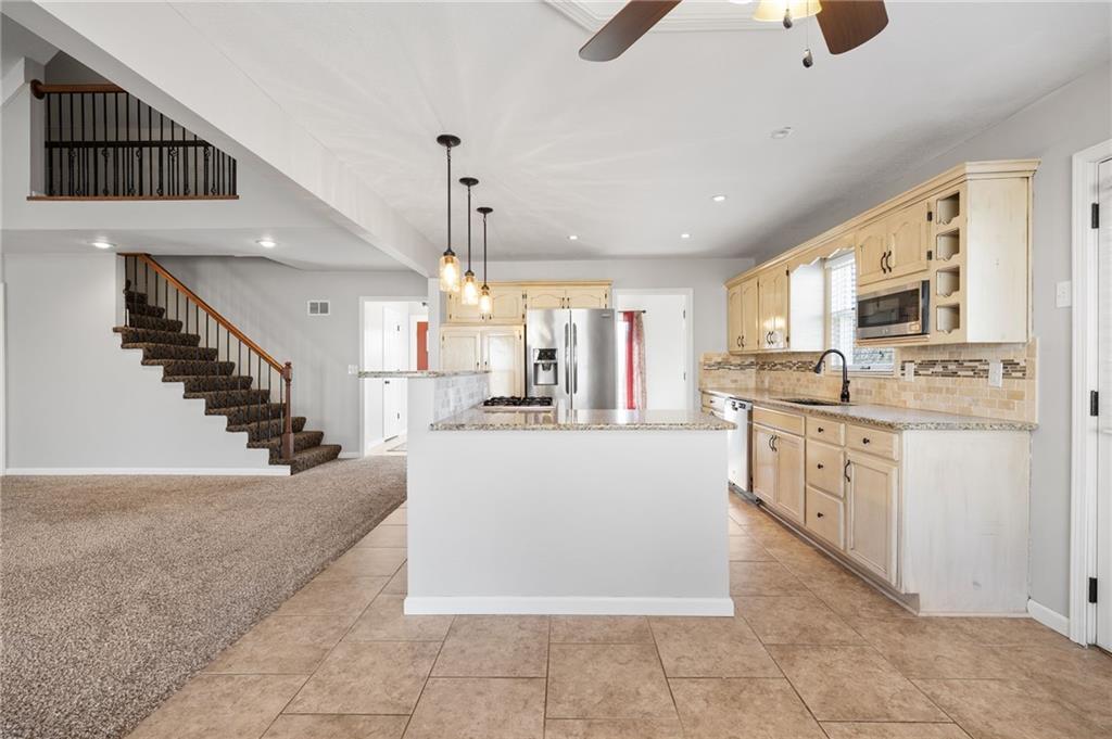 6525 Pflumm Road Shawnee, KS 66216 - Photo 28 of 32