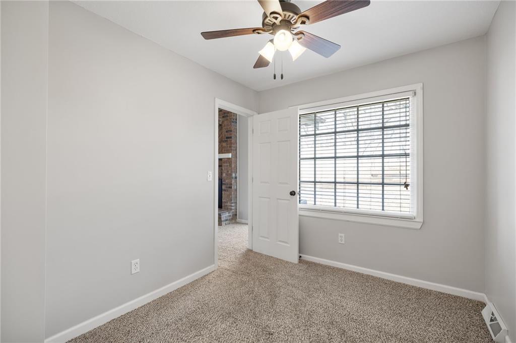 6525 Pflumm Road Shawnee, KS 66216 - Photo 7 of 32