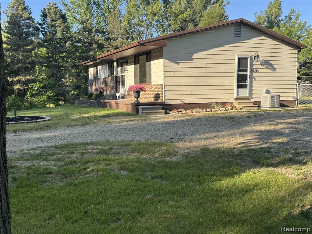 5215 Schlaud Road North Branch, MI 48461 - Photo 27 of 30
