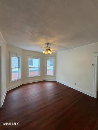 $1,600 | 1111 Parkwood Boulevard, Schenectady, NY 12308