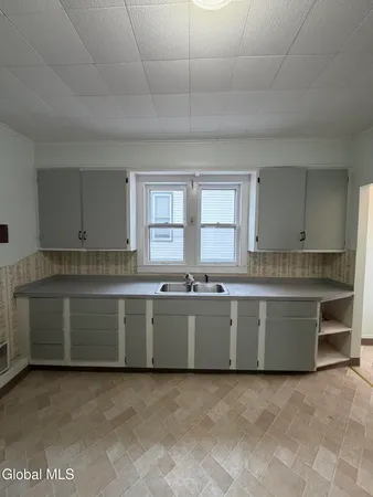 $1,600 | 1111 Parkwood Boulevard, Schenectady, NY 12308