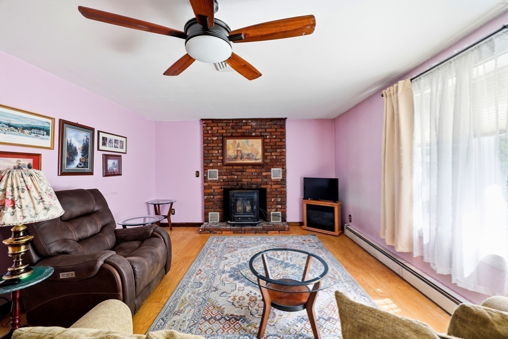297 Montgomery Road Westfield, MA 01085 - Photo 6 of 41