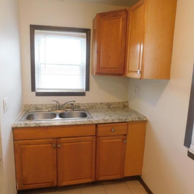 21369 Waltham Road Warren, MI 48089 - Photo 15 of 30 Photo 15