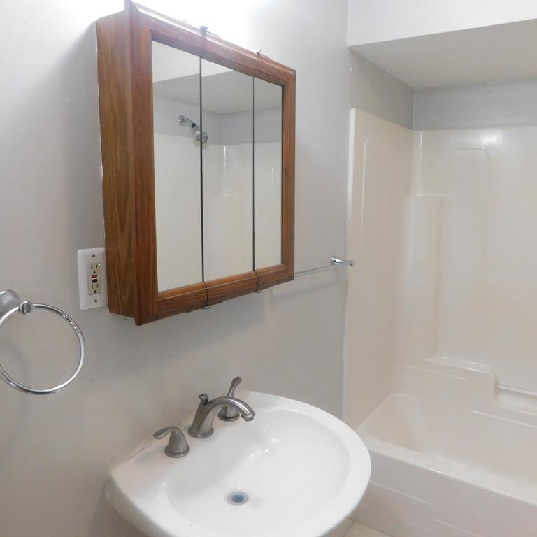 21369 Waltham Road Warren, MI 48089 - Photo 24 of 30 Photo 24