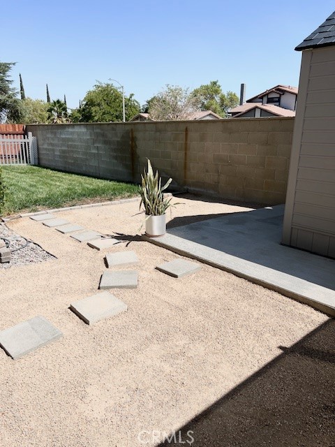 4444 East Avenue R, Unit 16 Palmdale, CA 93552 - Photo 3 of 22