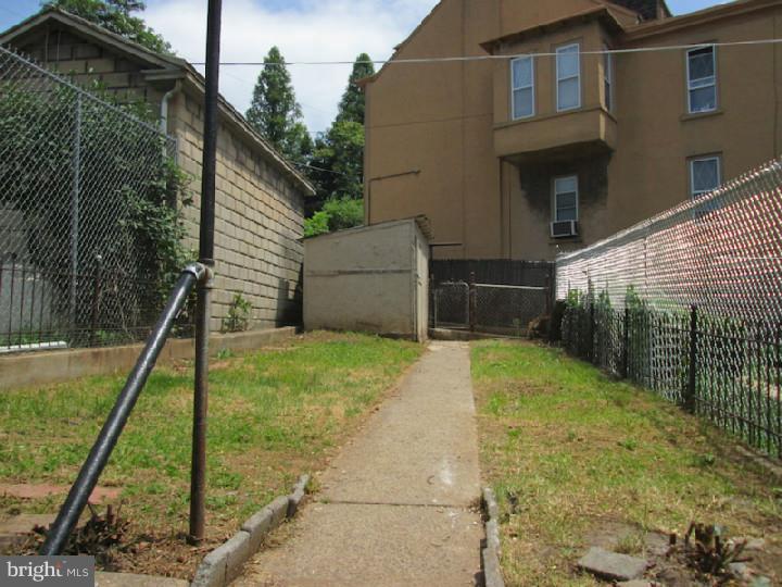 237 Clymer Street Reading, PA 19602 - Photo 14 of 15