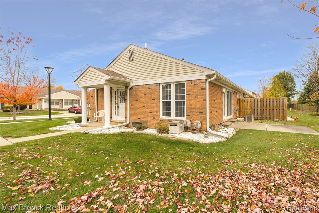 17525 Rudgate Street Southgate, MI 48195 - Photo 3 of 38