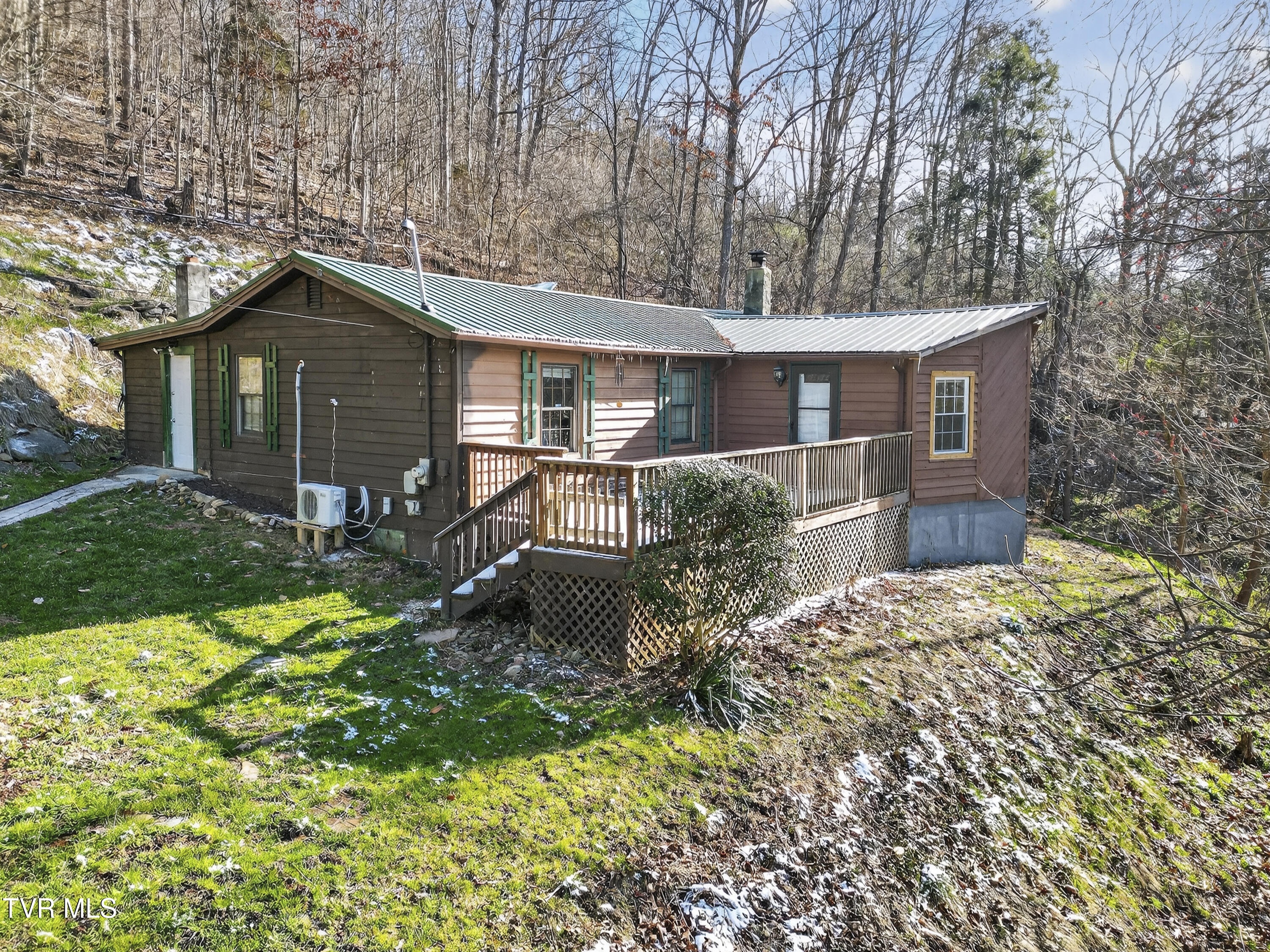 19305 Benhams Road Bristol, VA 24202 - Photo 2 of 38 19305-Benhams-Rd-Bristol-VA Matt-Smith-R