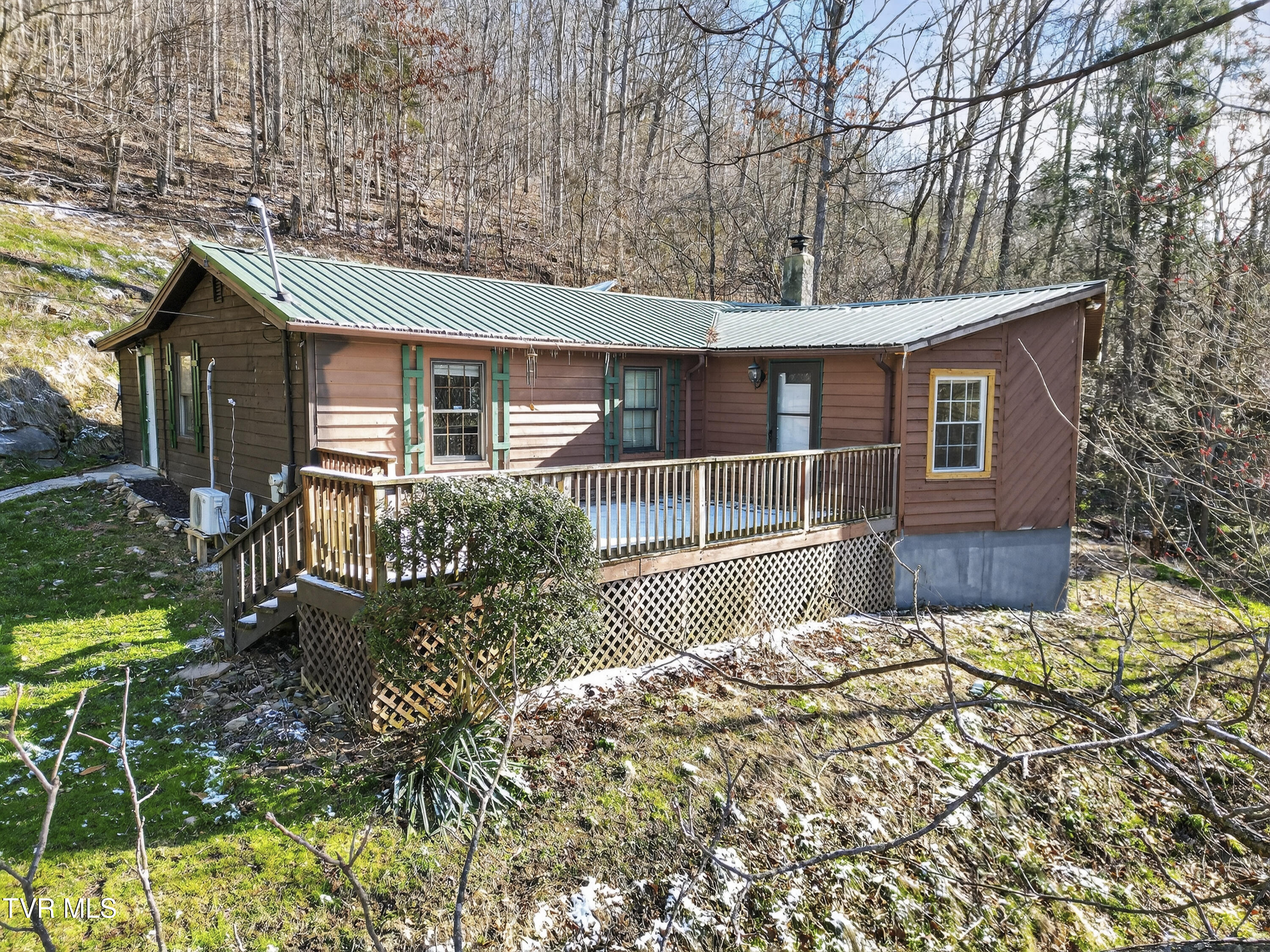 19305 Benhams Road Bristol, VA 24202 - Photo 3 of 38 19305-Benhams-Rd-Bristol-VA Matt-Smith-R