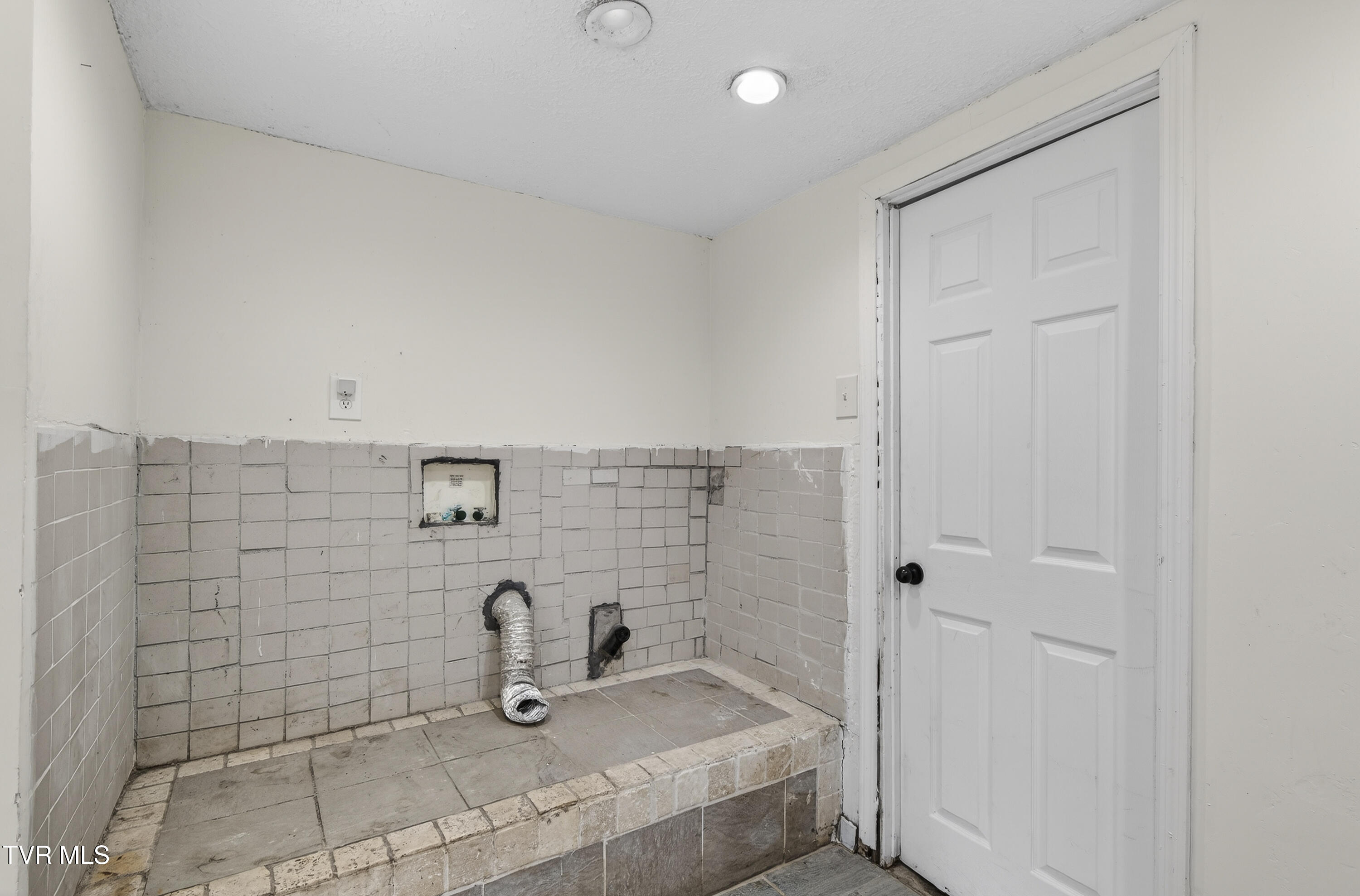 19305 Benhams Road Bristol, VA 24202 - Photo 7 of 38 19305-Benhams-Rd-Bristol-VA Matt-Smith-R
