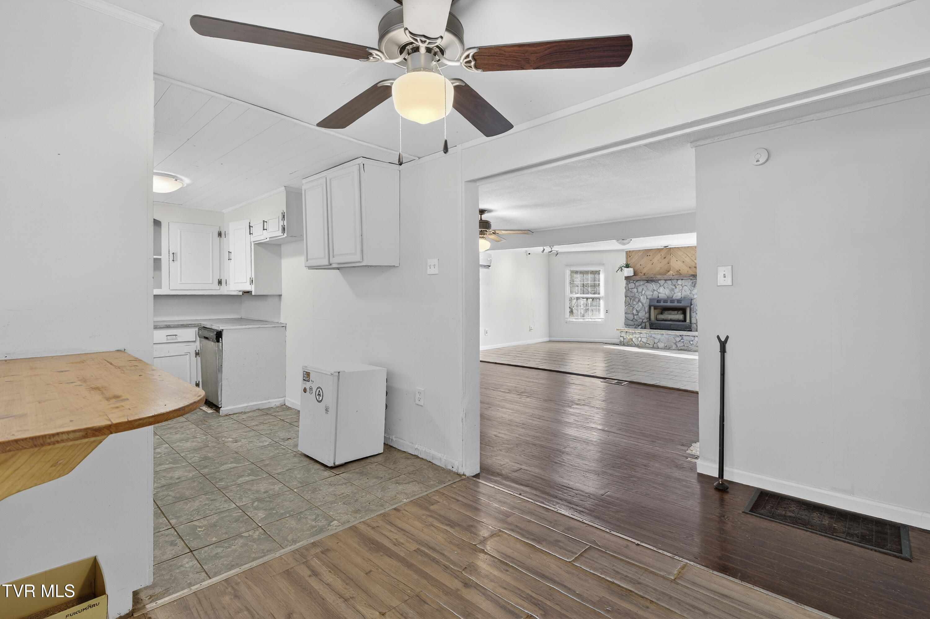 19305 Benhams Road Bristol, VA 24202 - Photo 8 of 38 19305-Benhams-Rd-Bristol-VA Matt-Smith-R