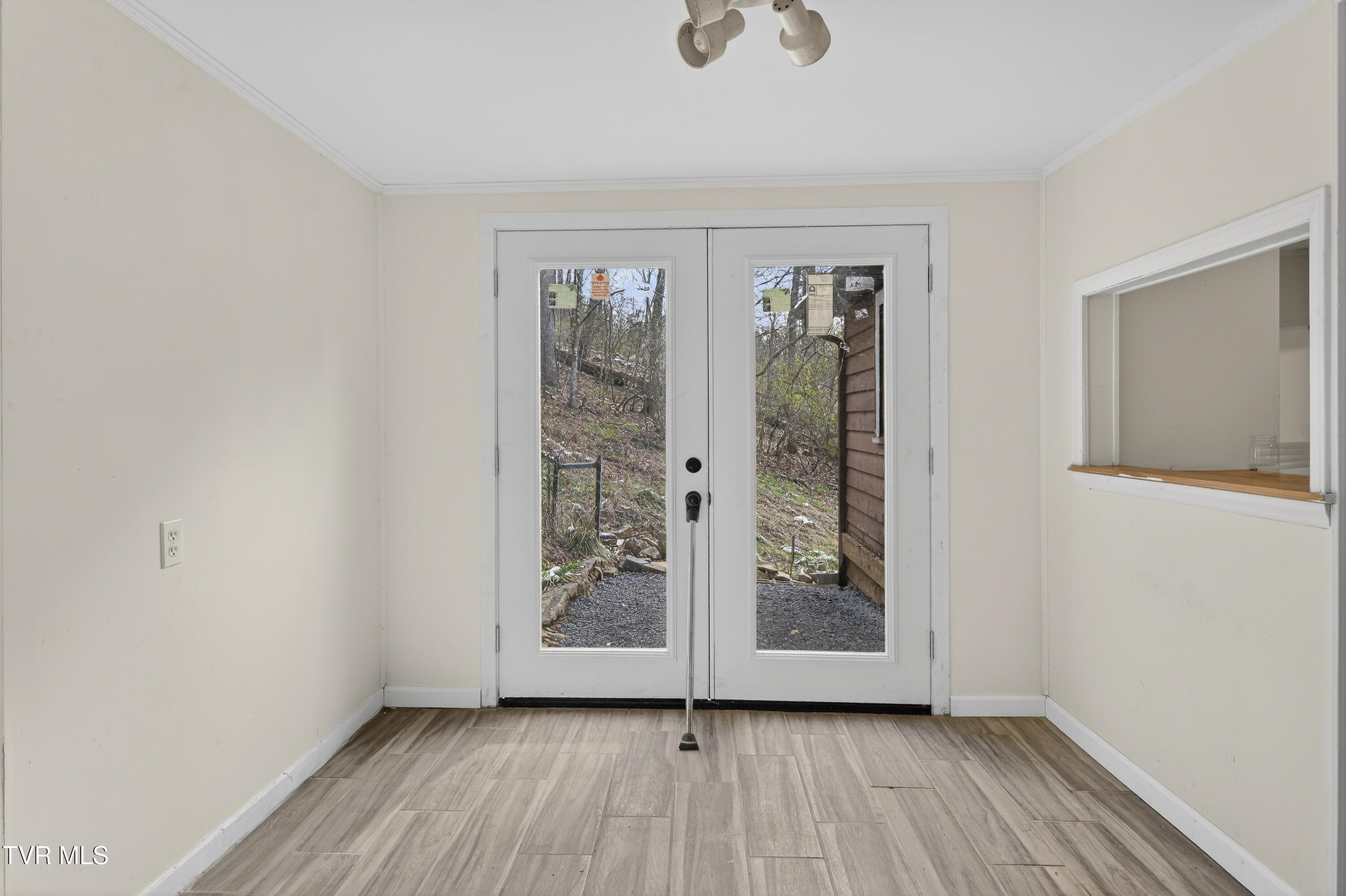 19305 Benhams Road Bristol, VA 24202 - Photo 9 of 38 19305-Benhams-Rd-Bristol-VA Matt-Smith-R