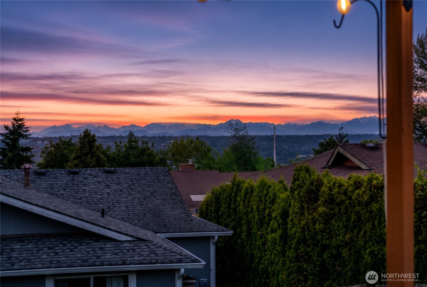 2017 Jones Circle Southeast Renton, WA 98055 - Photo 3 of 40 Gallery Image 3