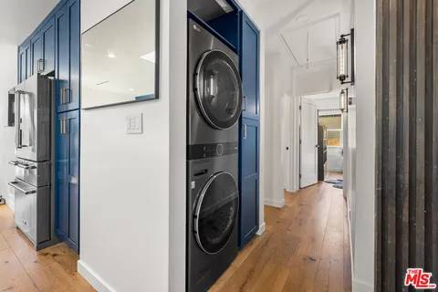 $1,397,000 | 6460 West 82nd Street, Los Angeles, CA 90045