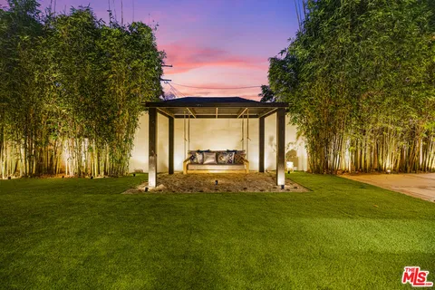 $1,397,000 | 6460 West 82nd Street, Los Angeles, CA 90045