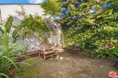 $1,397,000 | 6460 West 82nd Street, Los Angeles, CA 90045