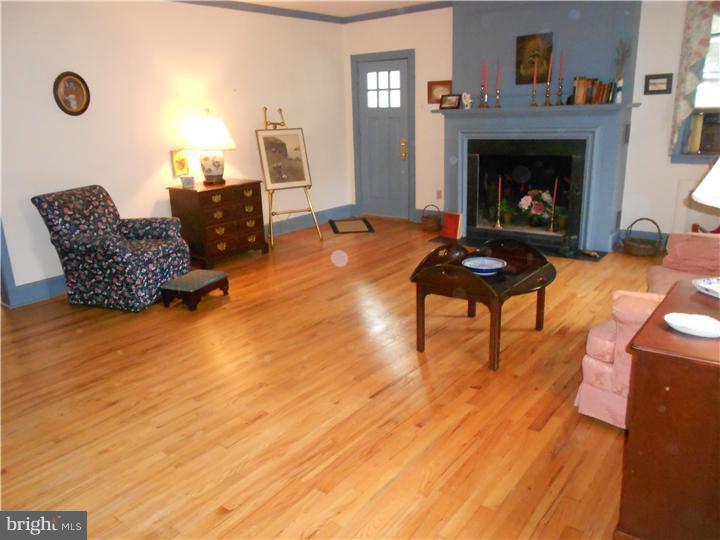 345 Mt Alverno Road Media, PA 19063 - Photo 4 of 25 Living Room