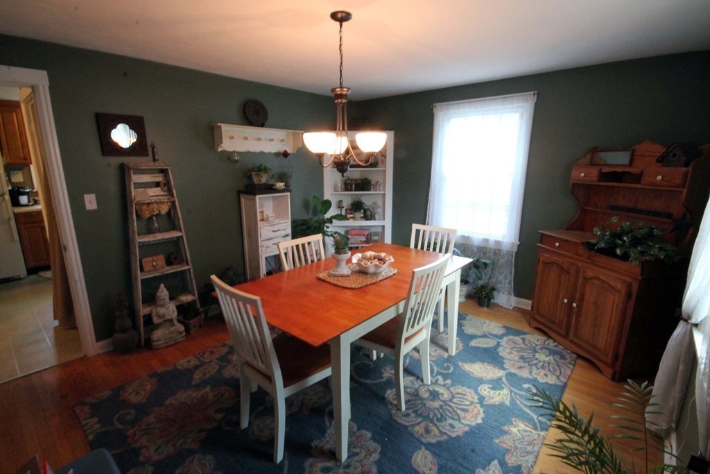 66 Roanoke Road Springfield, MA 01118 - Photo 3 of 20