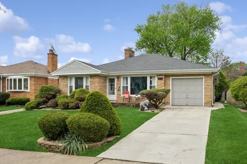 $589,000 | 624 South Madison Avenue, La Grange, IL 60525