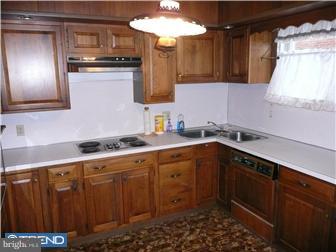 115 Pershing Boulevard Reading, PA 19607 - Photo 2 of 11 Kitchen