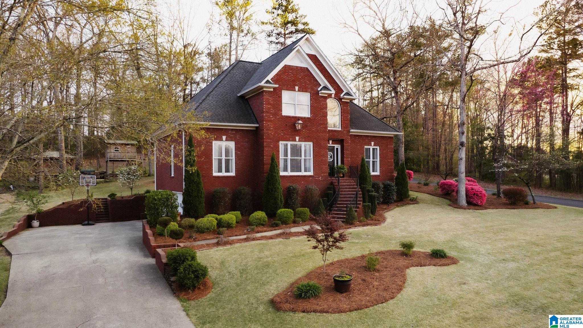 100 Edgewood Circle Oneonta, AL 35121 - Photo 2 of 43