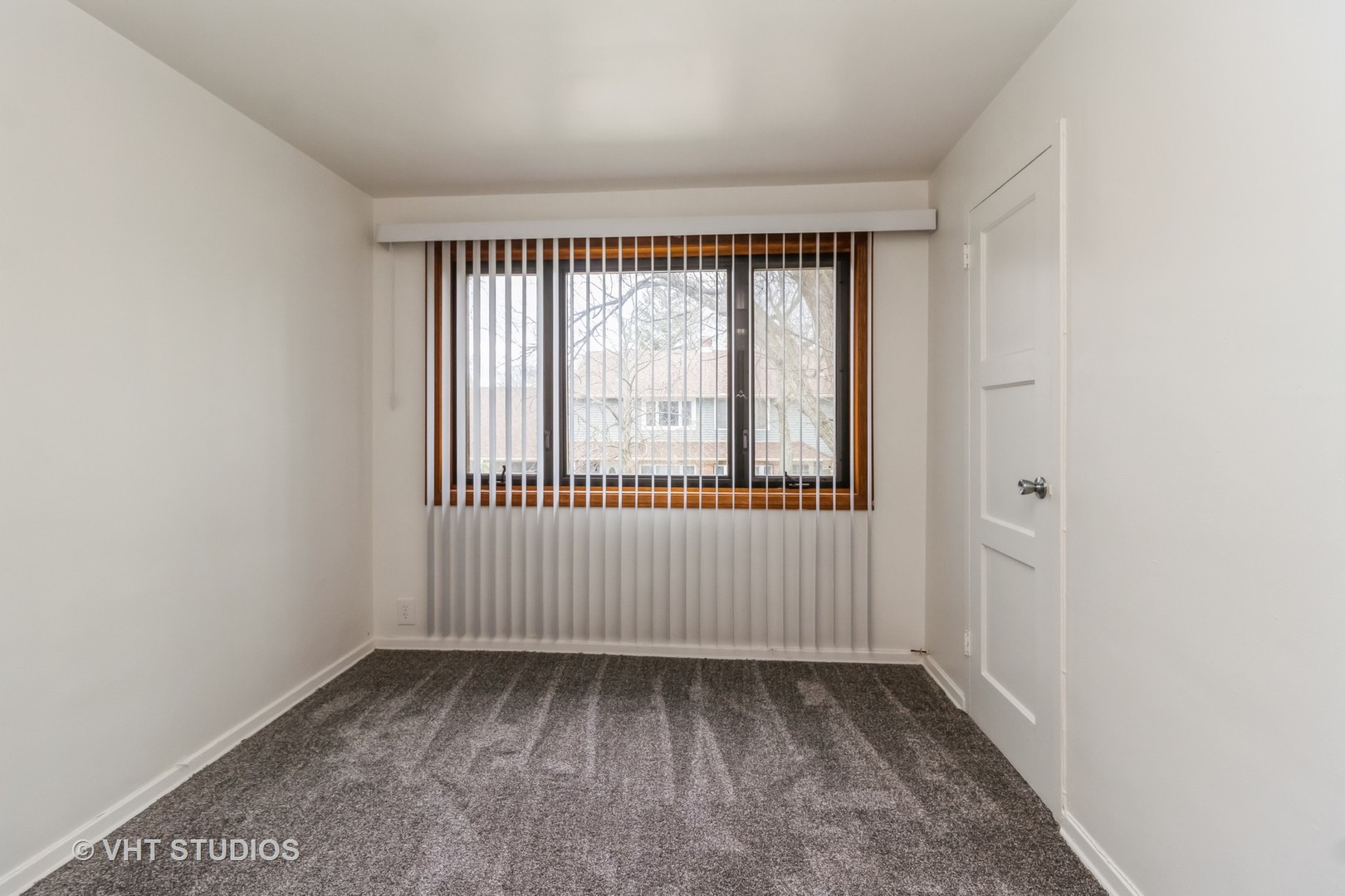 11 Dunlap Road Park Forest, IL 60466 - Photo 10 of 12 an empty room with a window