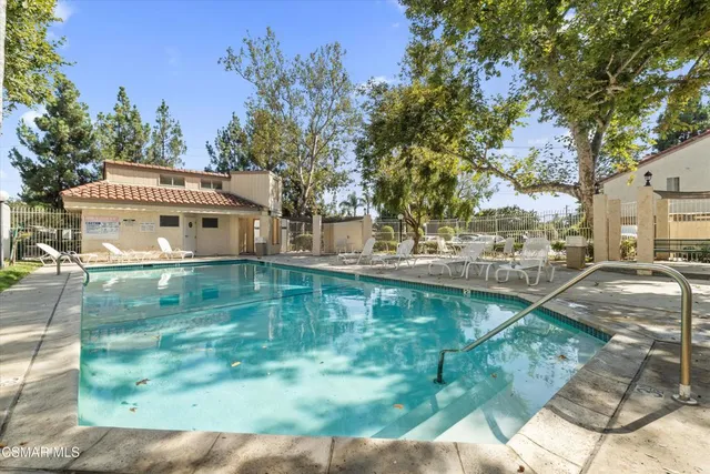 $440,000 | 3306 Darby Street, Unit 402, Simi Valley, CA 93063