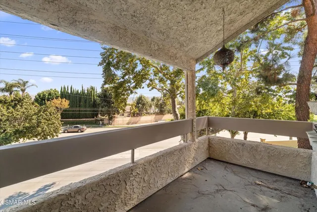 $440,000 | 3306 Darby Street, Unit 402, Simi Valley, CA 93063