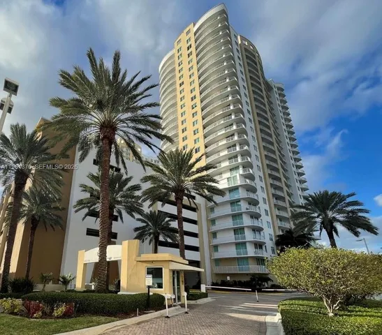 a view of a multi story building