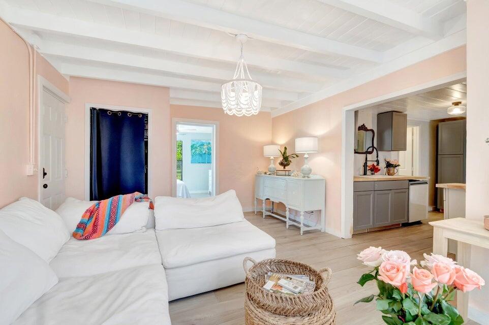 237 Southwest 3rd Avenue Delray Beach, FL 33444 - Photo 12 of 37 20250313210558736029000000-o