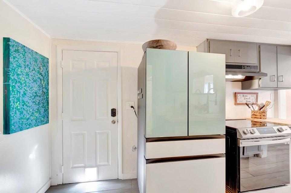 237 Southwest 3rd Avenue Delray Beach, FL 33444 - Photo 18 of 37 20250313210551942083000000-o