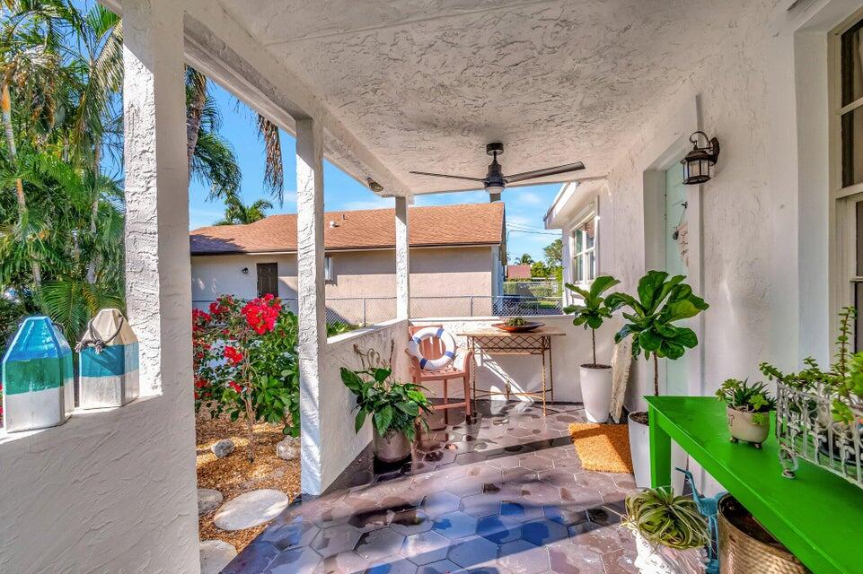 237 Southwest 3rd Avenue Delray Beach, FL 33444 - Photo 7 of 37 20250313210610817531000000-o