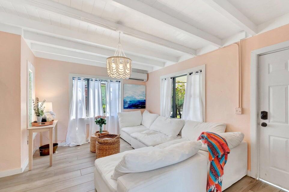 237 Southwest 3rd Avenue Delray Beach, FL 33444 - Photo 10 of 37 20250313210602433380000000-o