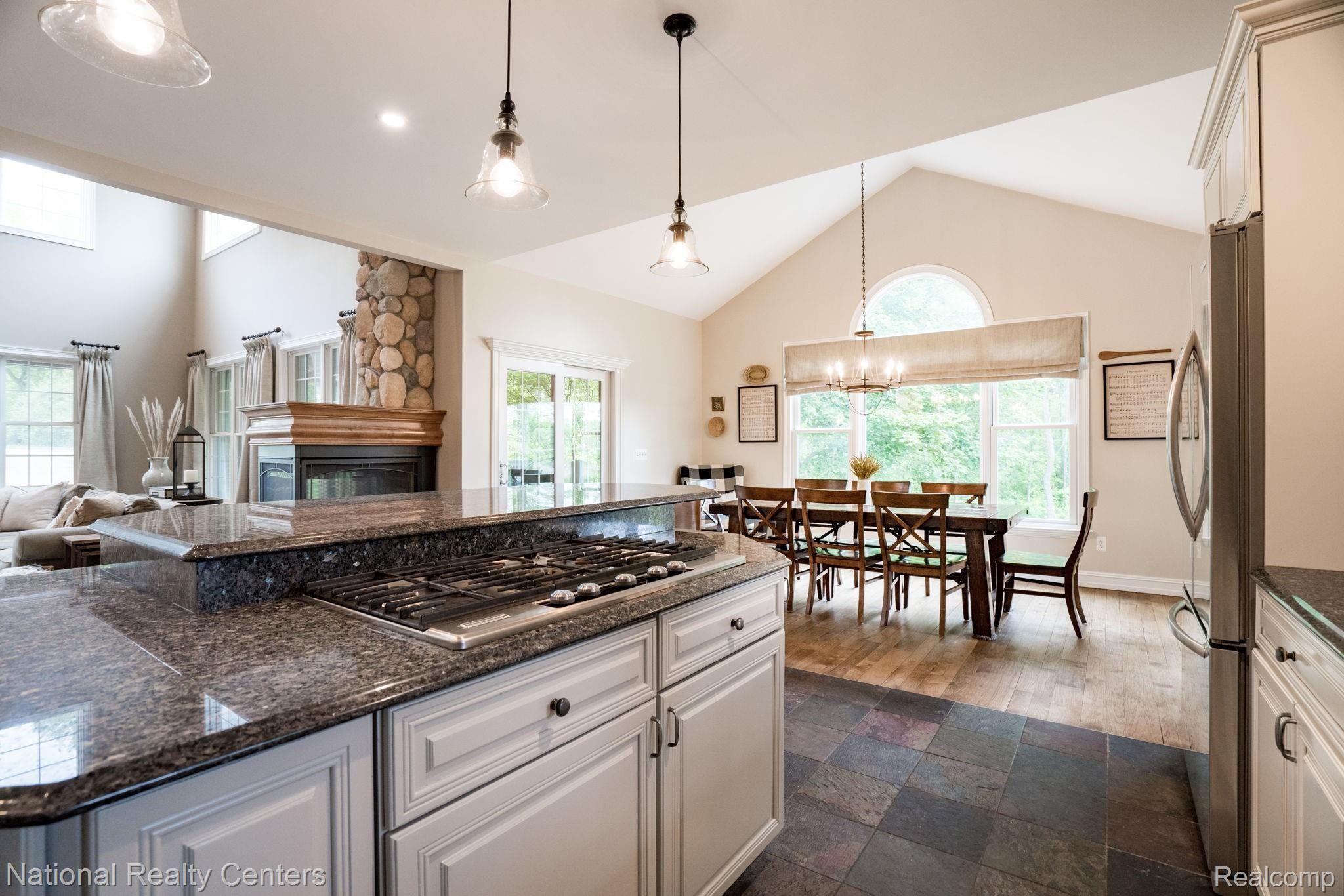 1280 Inwood Road Rochester, MI 48306 - Photo 17 of 47 Huge island looking onto Great Room