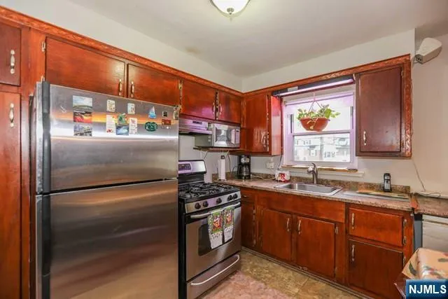 $2,750 | 346 Esplanade, Unit 60, Maywood, NJ 07601