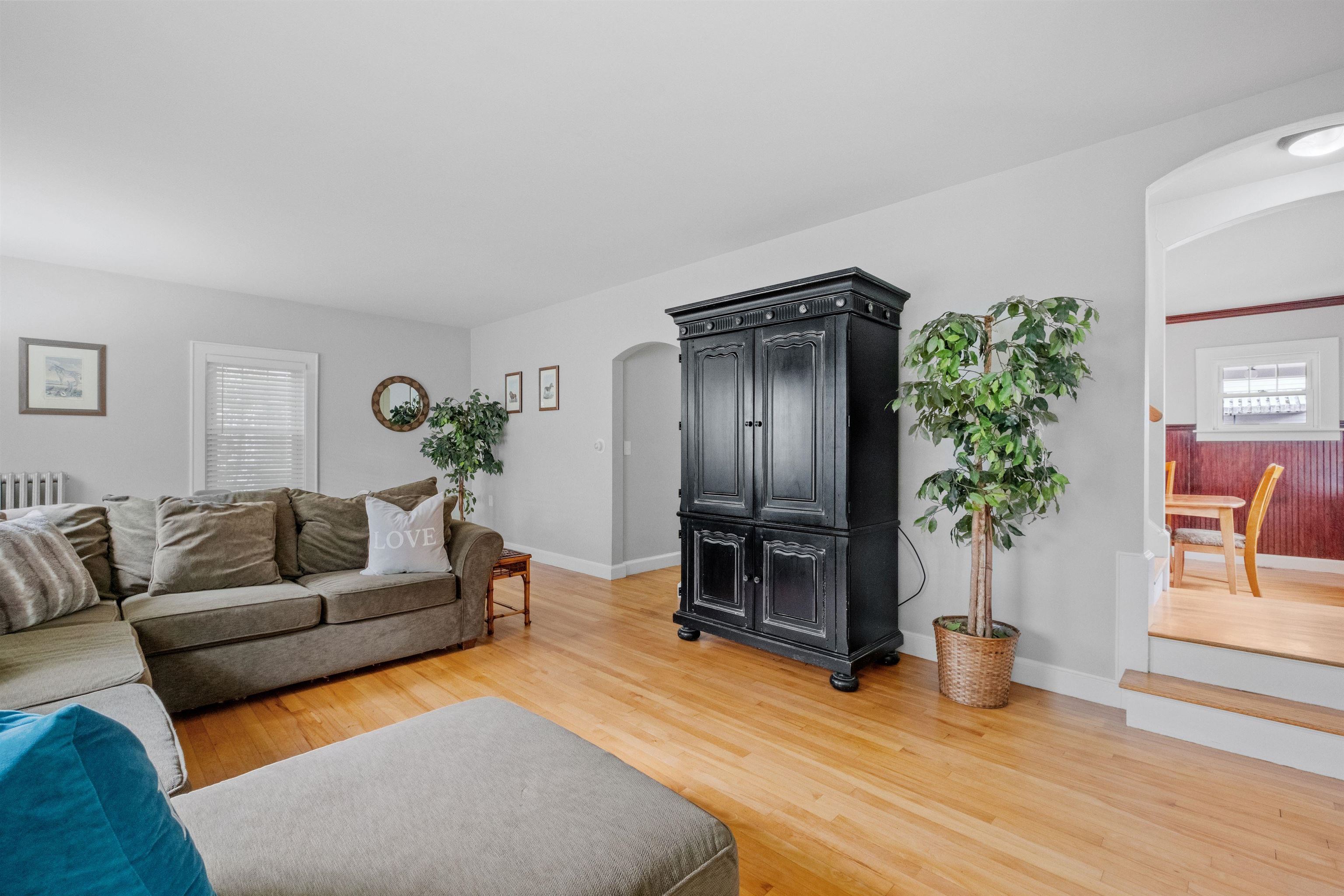 989 Union Street Manchester, NH 03104 - Photo 2 of 49